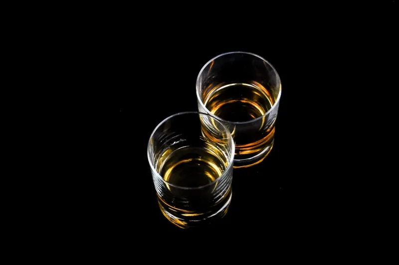 Tasting in the Dark: What Blind Evaluations Reveal About Prestige, Price, and the Palate